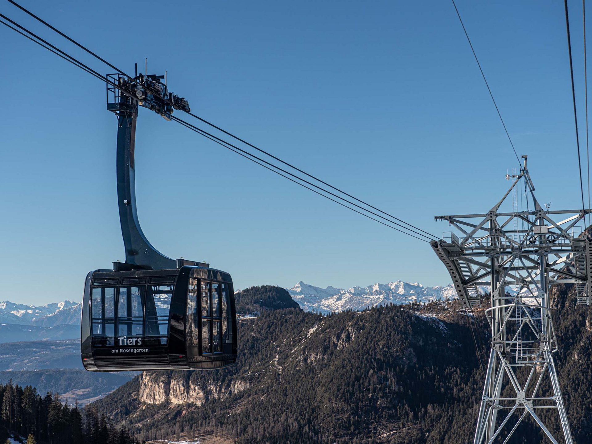 The cabriolet cable car in Tiers am Rosengarten